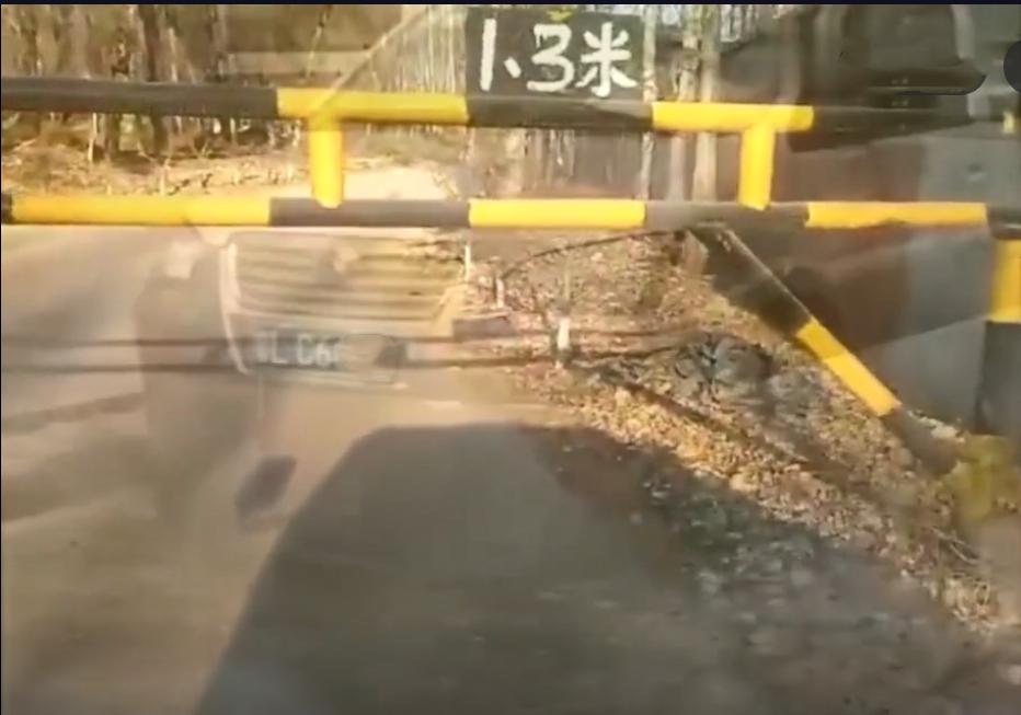 限高杆违规设置_道路自动升降限高杆_限高杆滥用问题