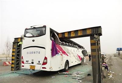 道路自动升降限高杆_限高杆滥用问题_限高杆违规设置