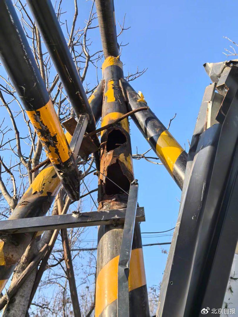 道路自动升降限高杆_左堤路违法行驶问题_永定河左堤路交通监控设施